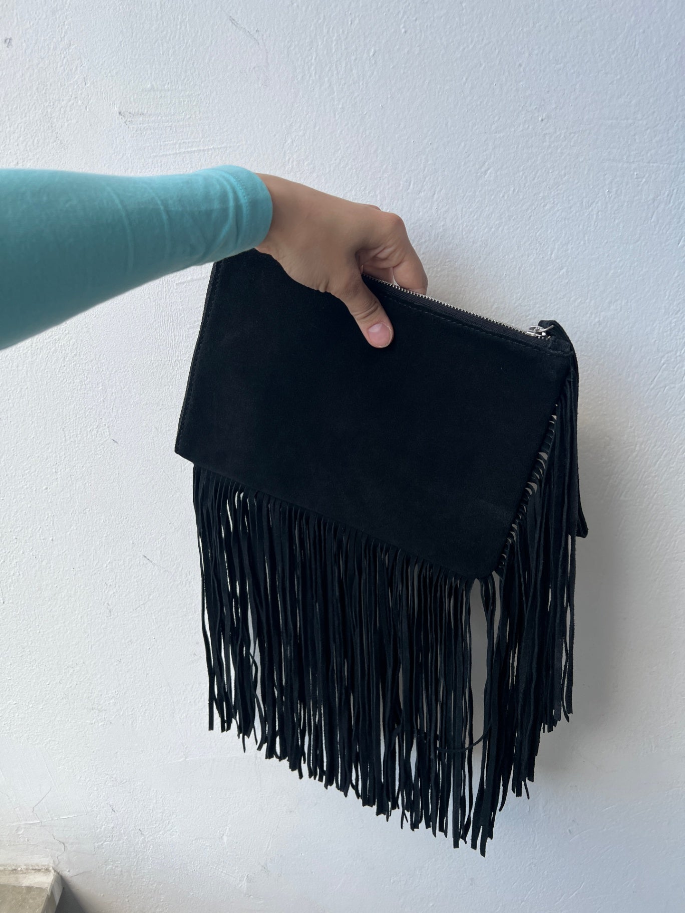 Fransen Clutch Schwarz