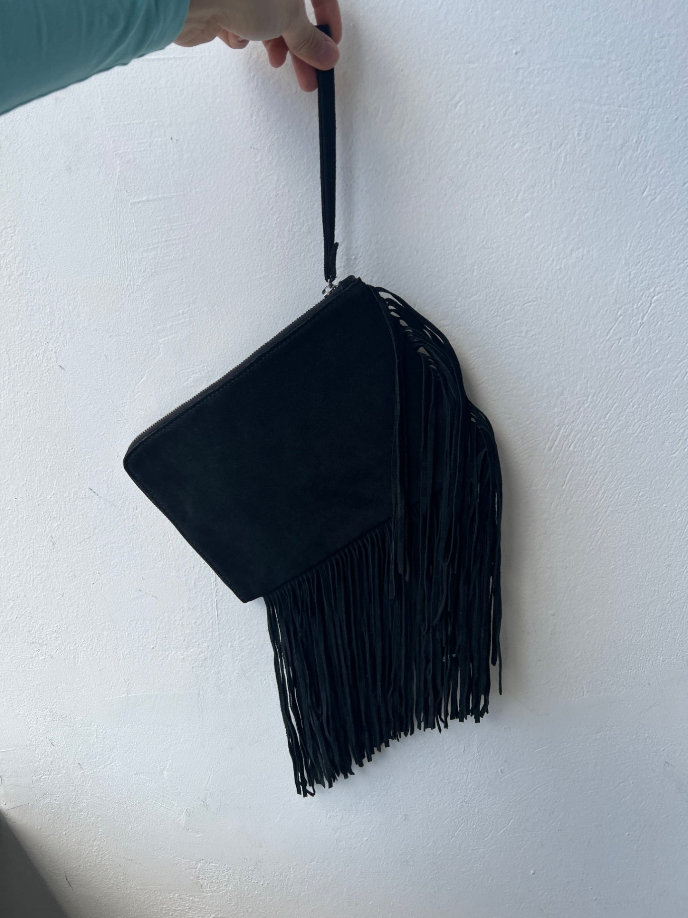 Fransen Clutch Schwarz