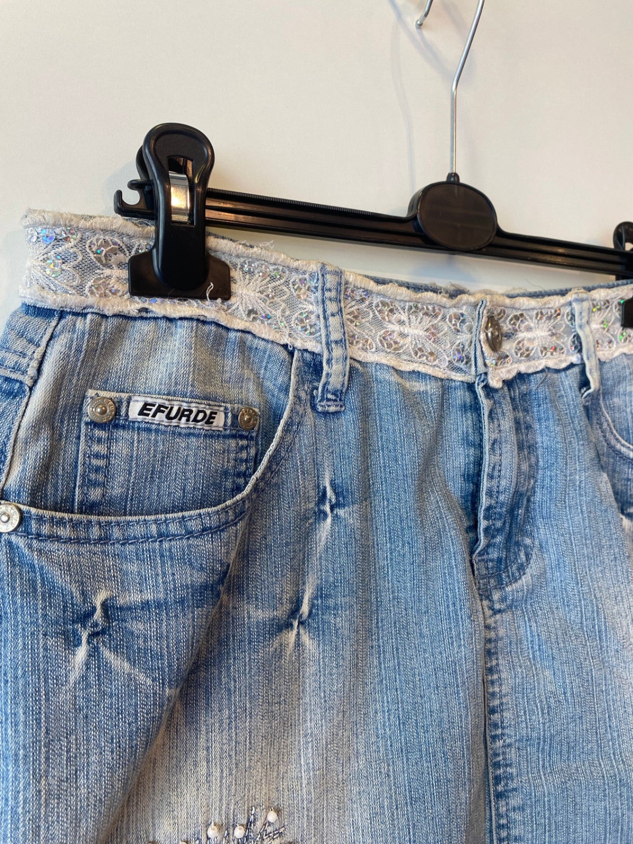 Denim Rock M Hellblau mit Perlen, Pailletten und Spitze