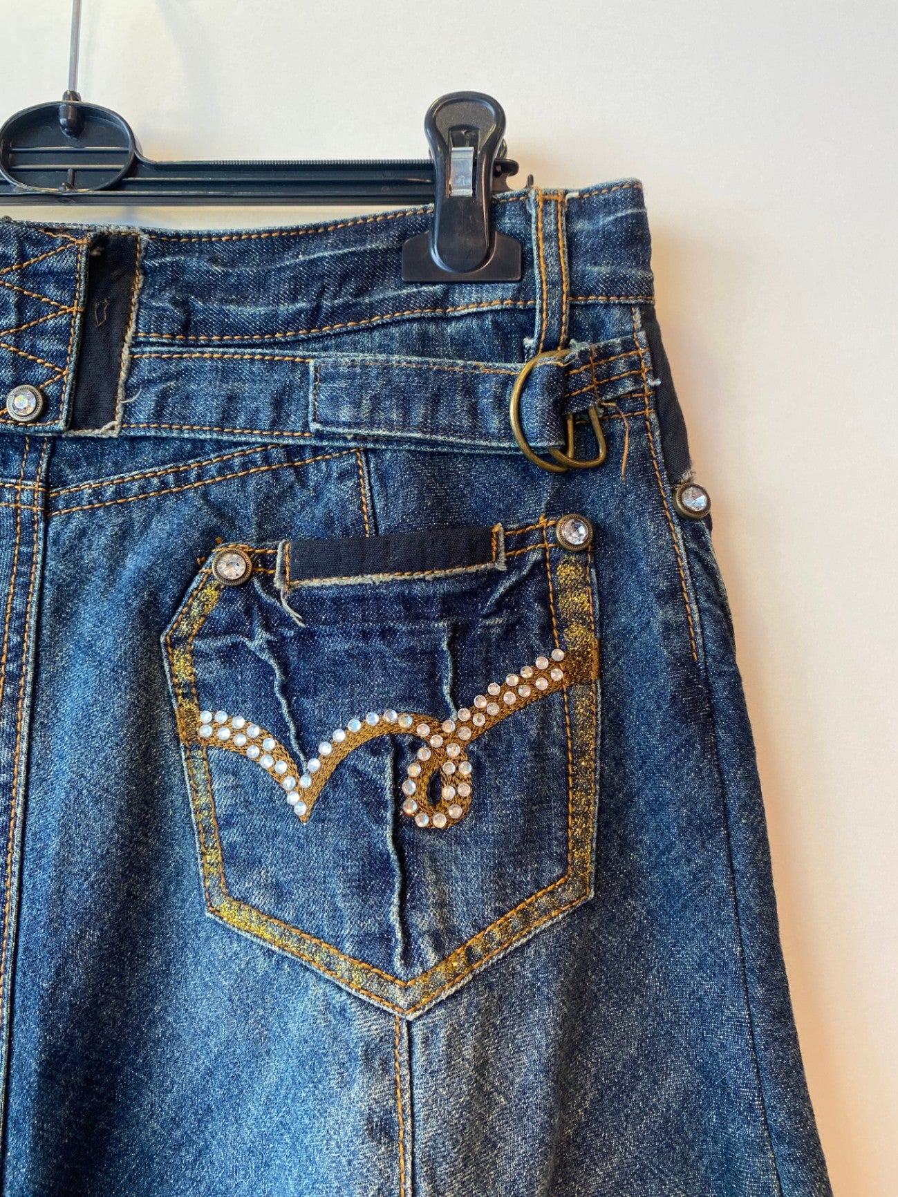 Denim Midi-Rock S Dunkelblau mit goldenen Details und Strasssteinen