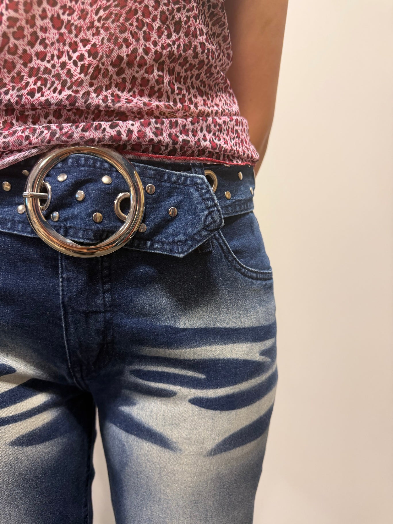 Jeans S Blau mit Gürtelschnalle