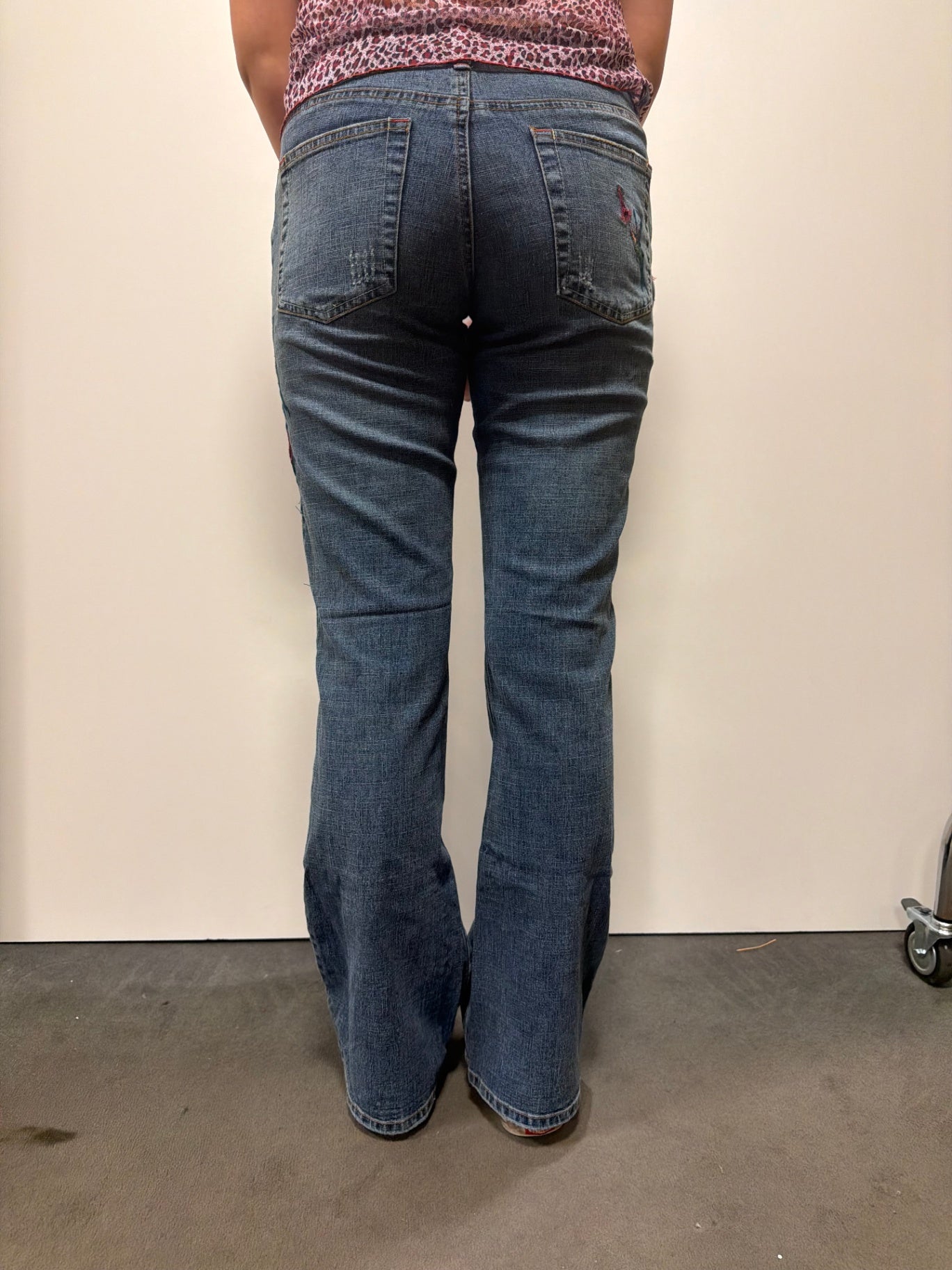 Jeans 34 Blau bestickt