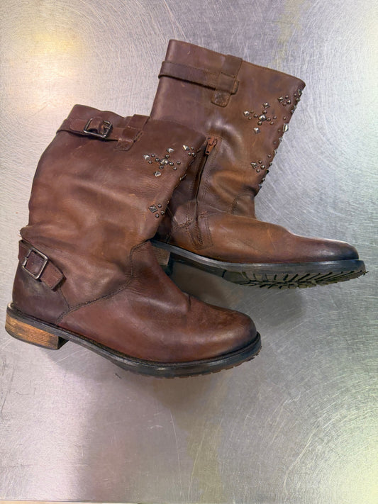 Stiefel 39 Braun mit Studs