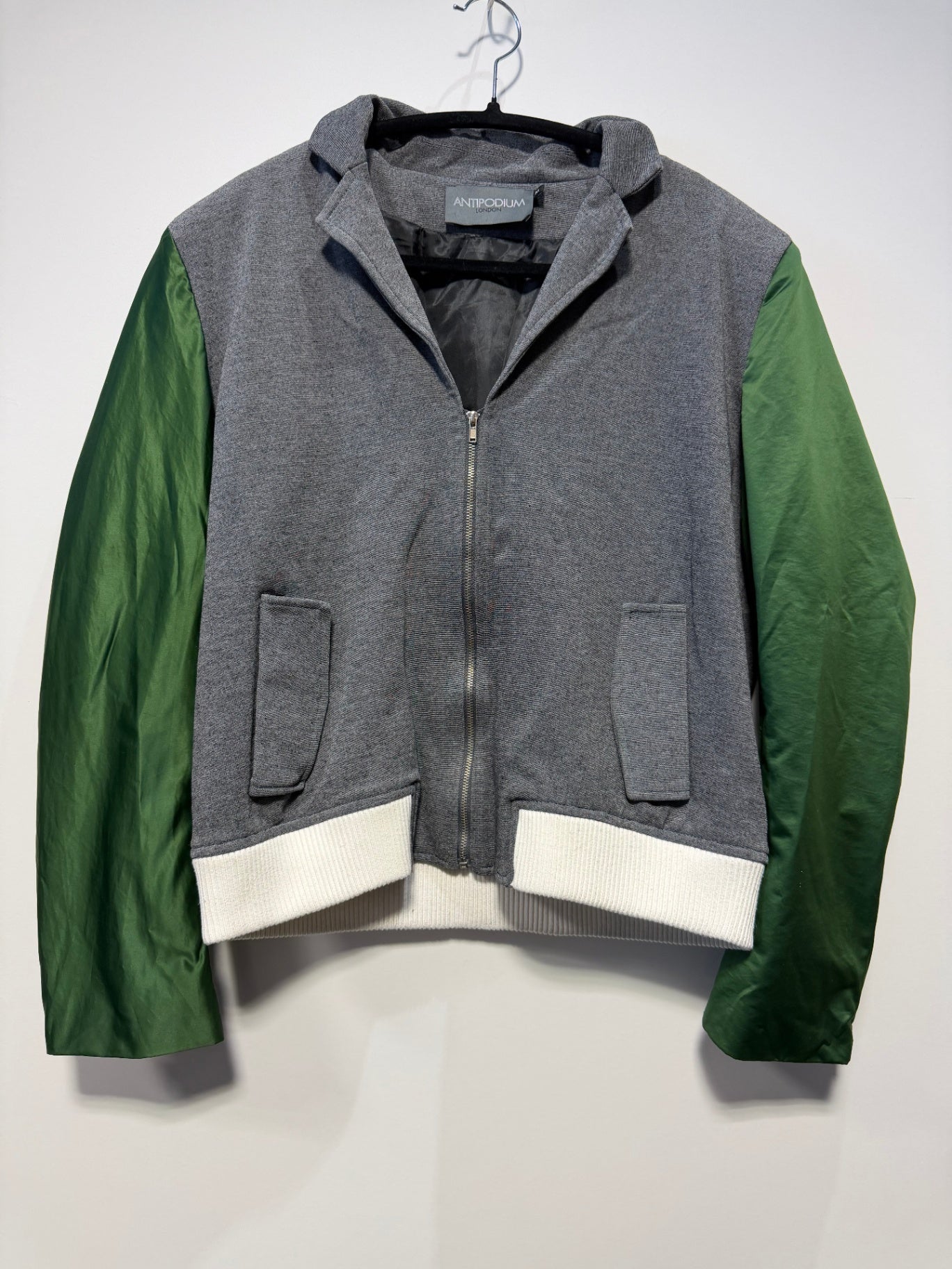 ANTIPODIUM LONDON Jacke M Grau und Grün