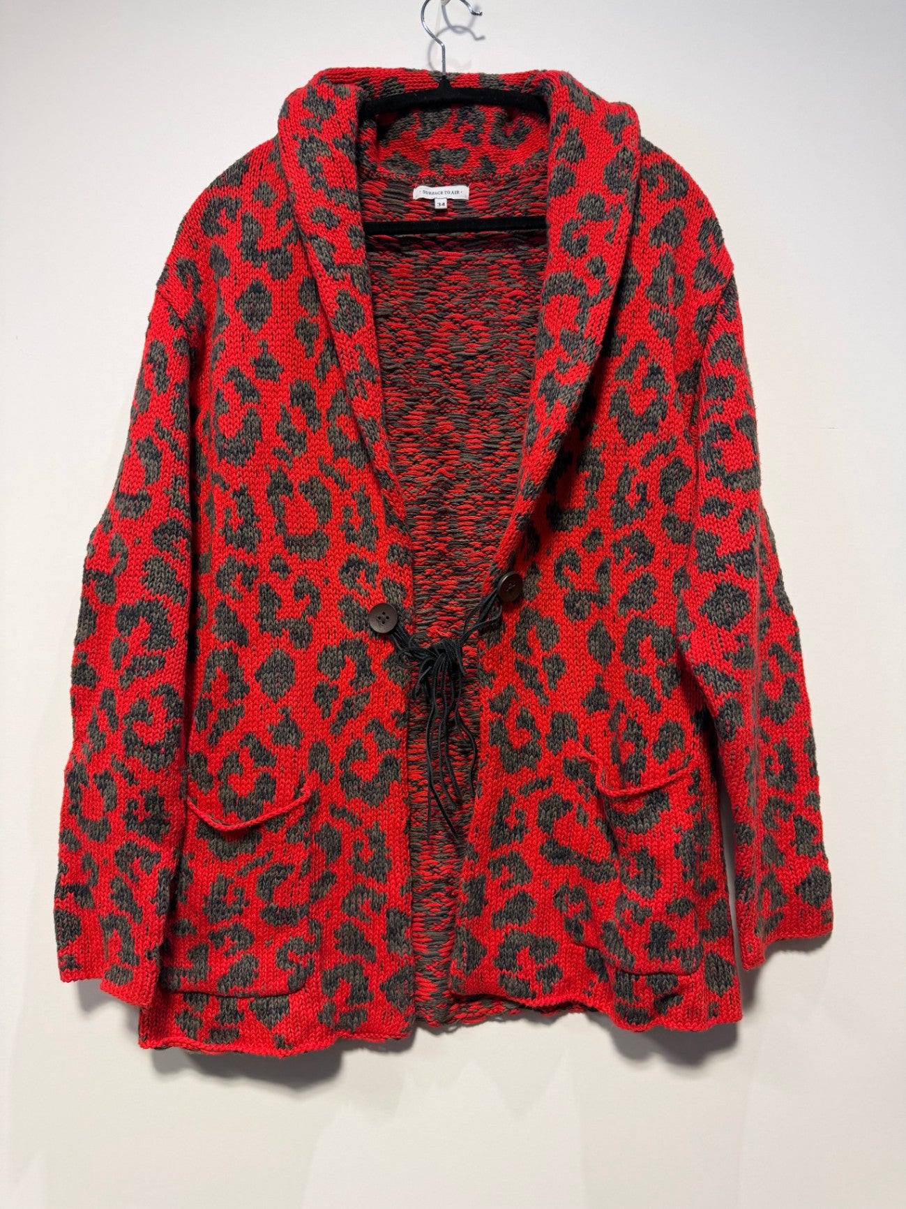 surface to air Strickjacke 34 Rot und Schwarz