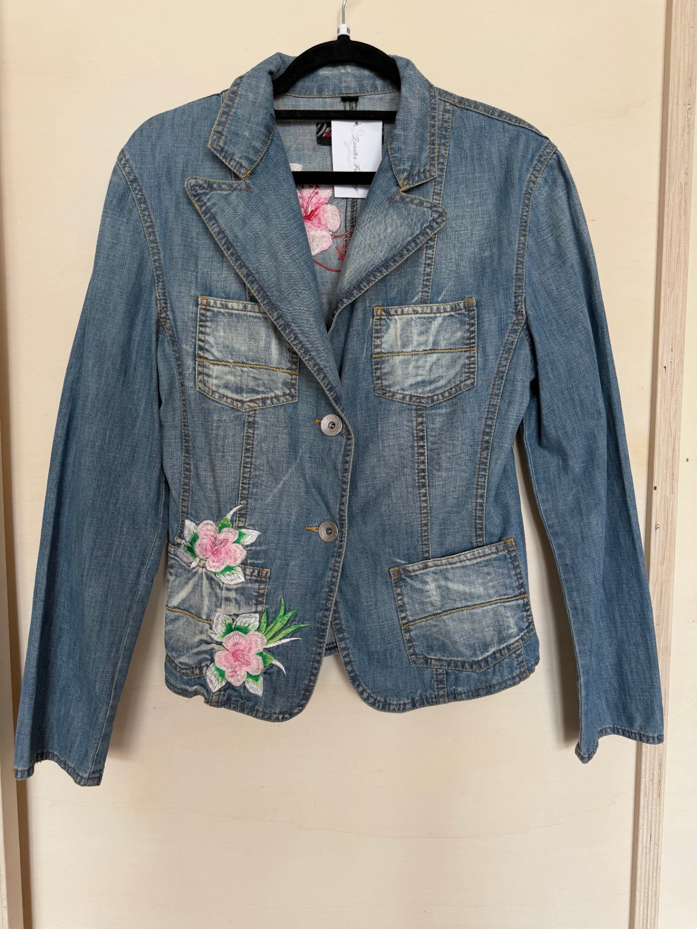 Jeansjacke L Blau mit Blumenverzierungen