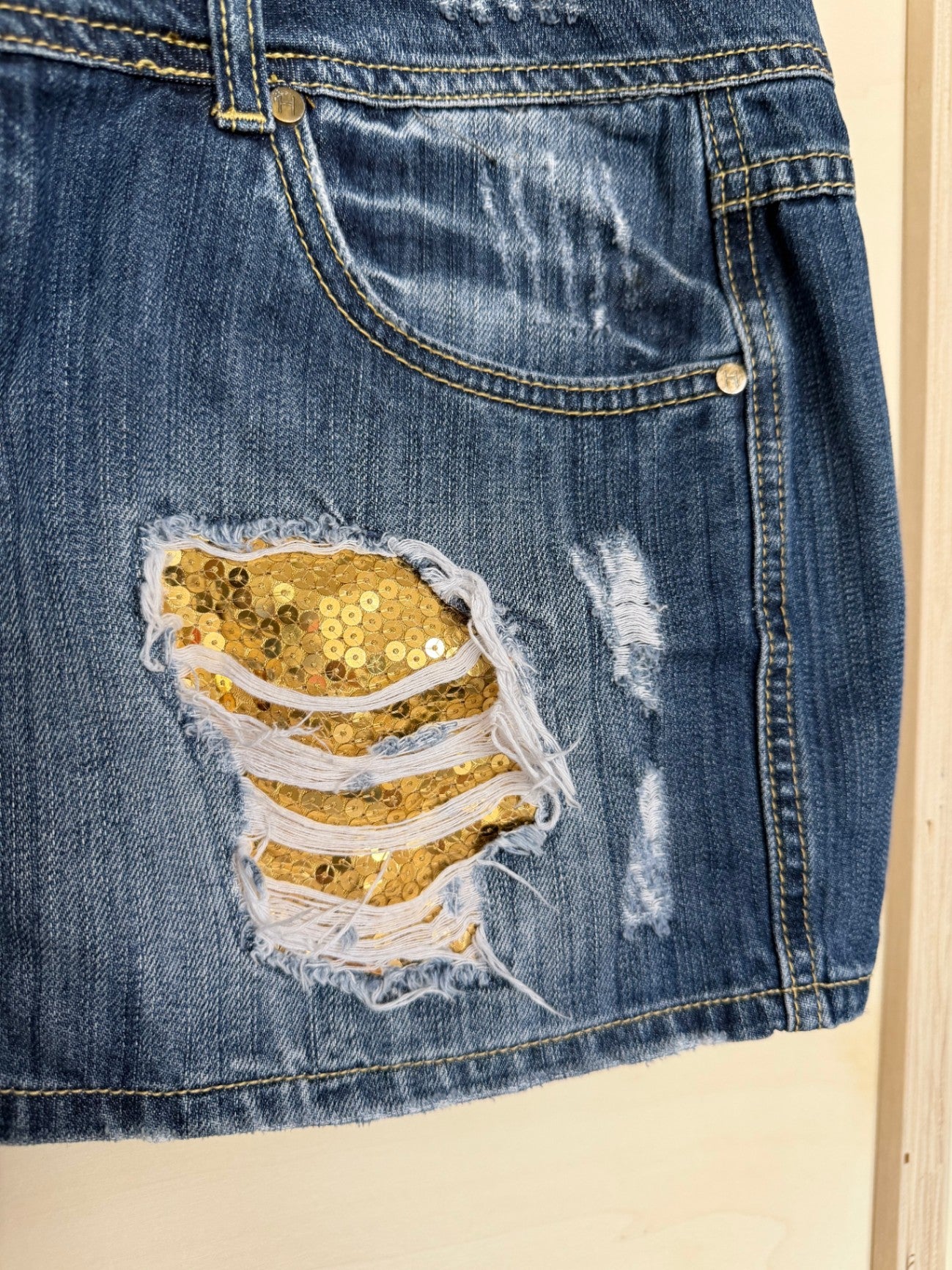 Jeansrock M mit goldenen Pailletten