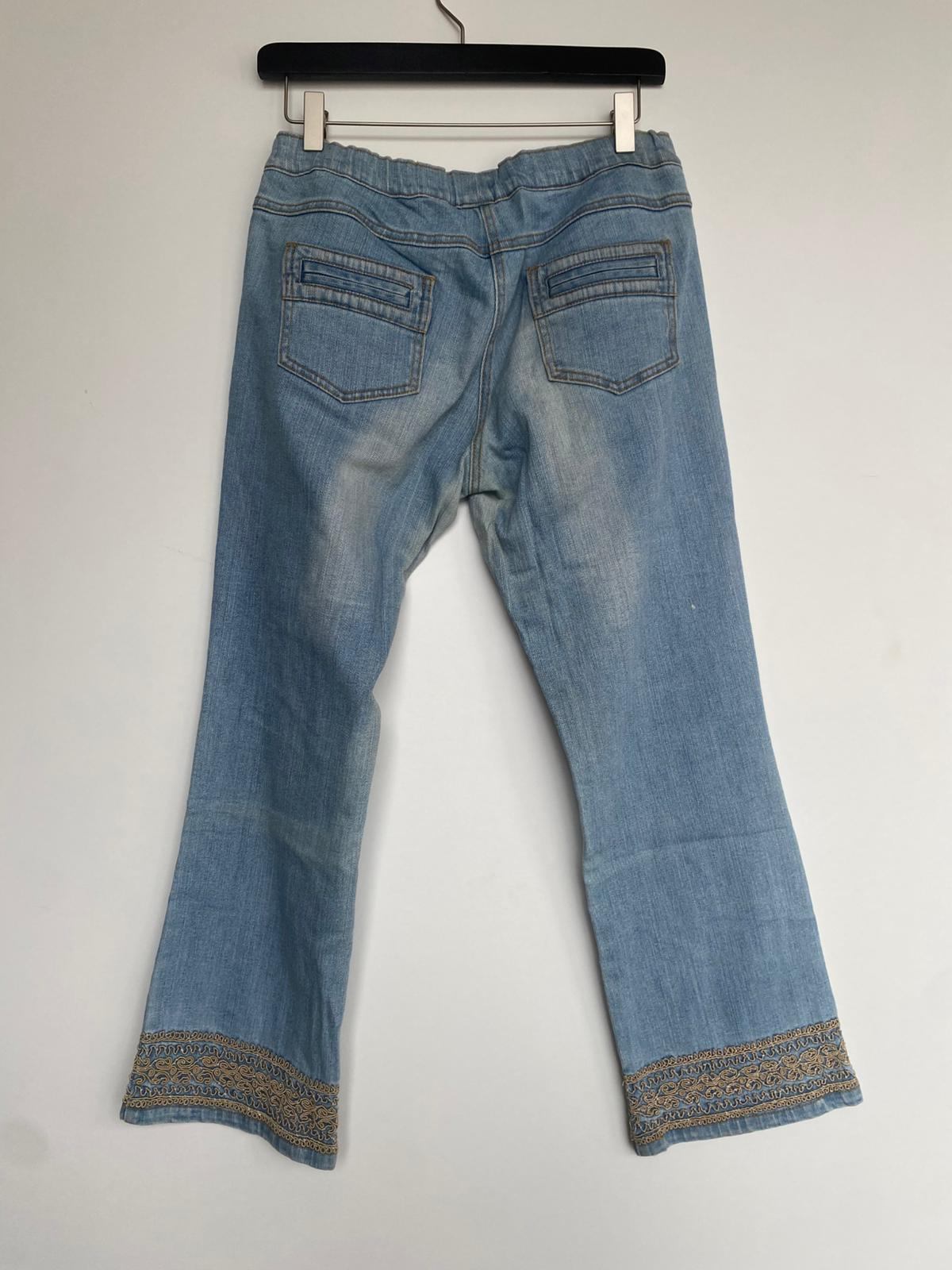 Capri Hose S Hellblau mit Cord Applikationen