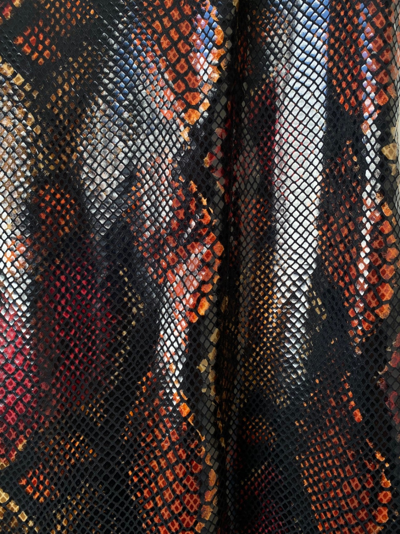 Kleid 36 Multicolor (hauptsächlich Schwarz, Braun, Rot, Gold)