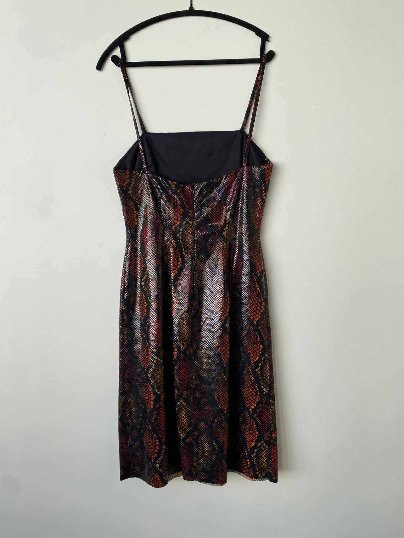 Kleid 36 Multicolor (hauptsächlich Schwarz, Braun, Rot, Gold)