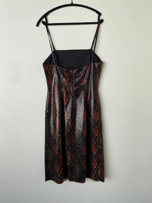Kleid 36 Multicolor (hauptsächlich Schwarz, Braun, Rot, Gold)