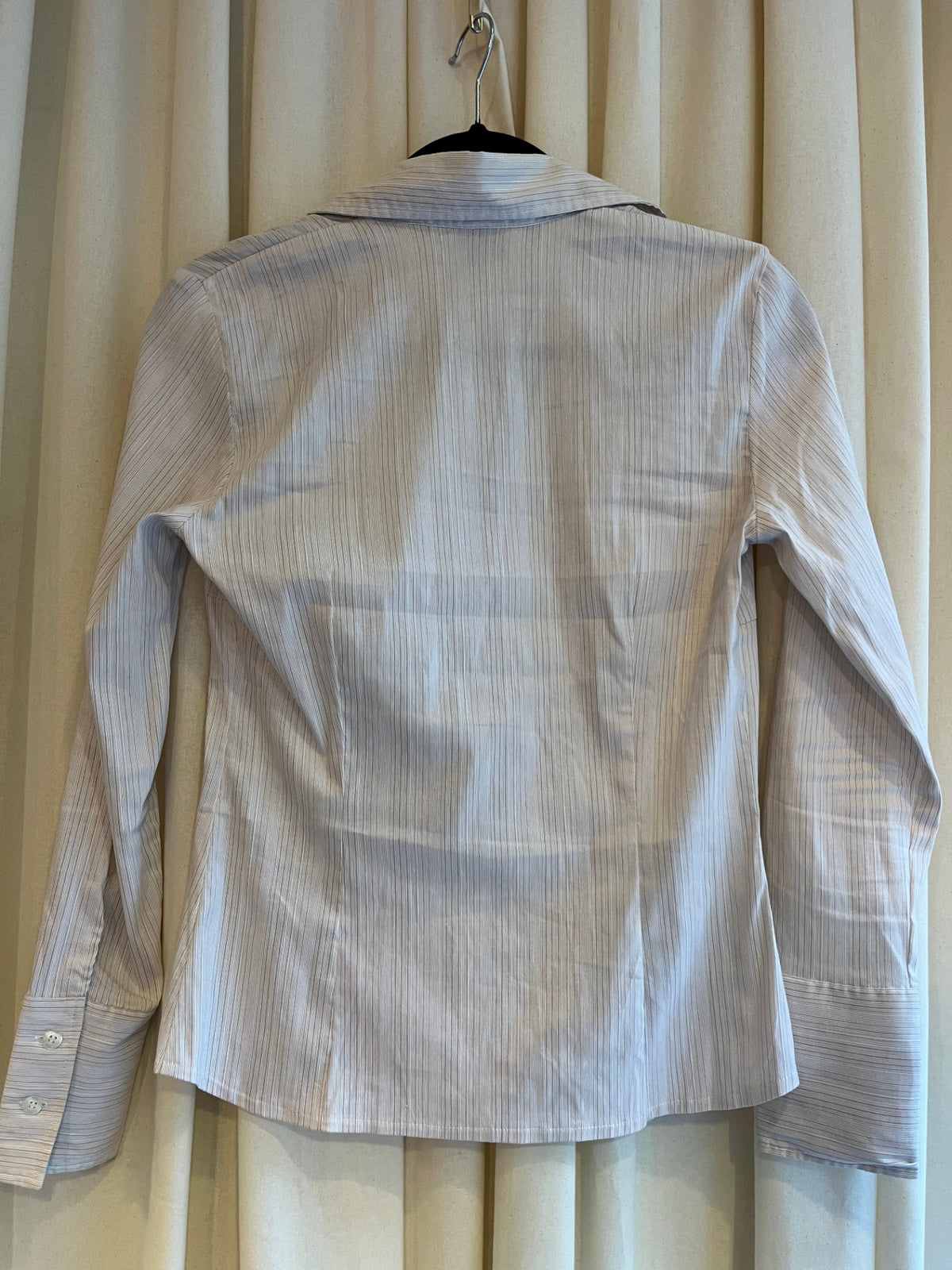 SO DUTY Hemdkleid s Beige mit feinen Streifen in verschiedenen Grautönen