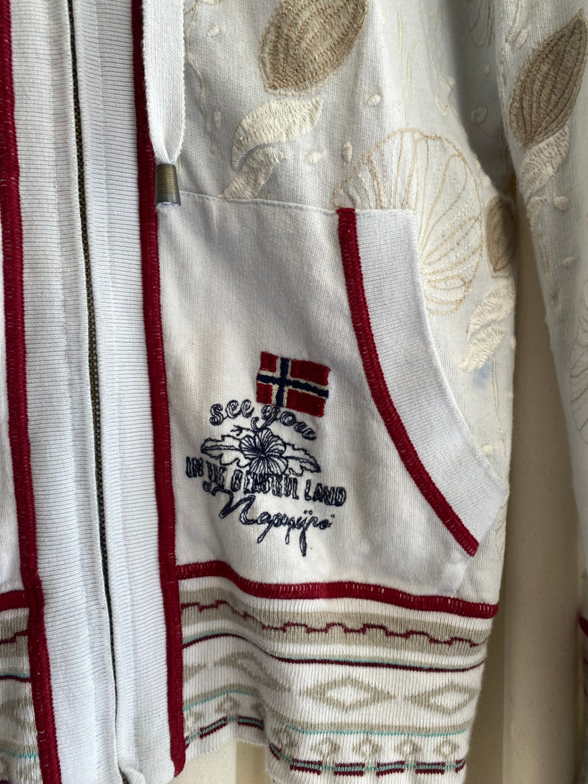 Strickjacke L Weiß bestickt