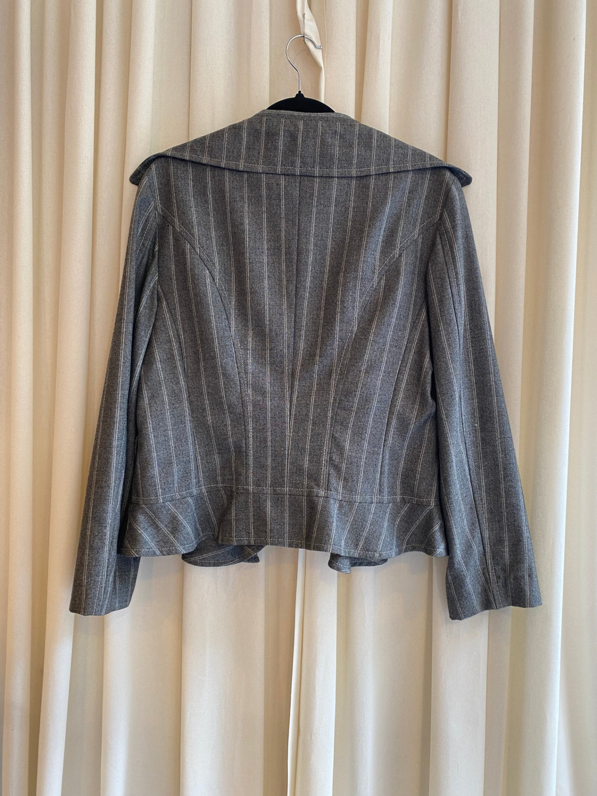 Jacke L Grau mit Nadelstreifen