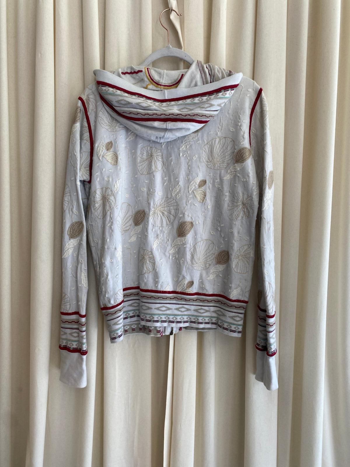 Strickjacke L Weiß bestickt