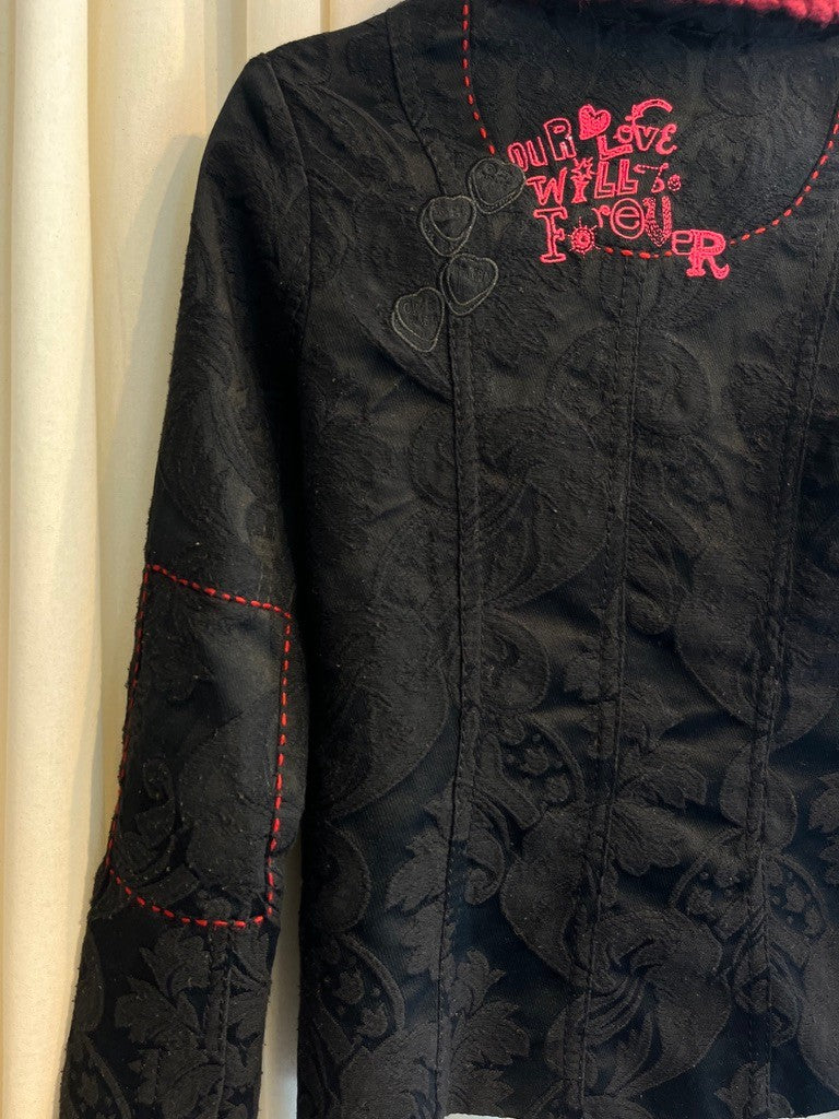 Blazer S Schwarz mit rotem Innenfutter