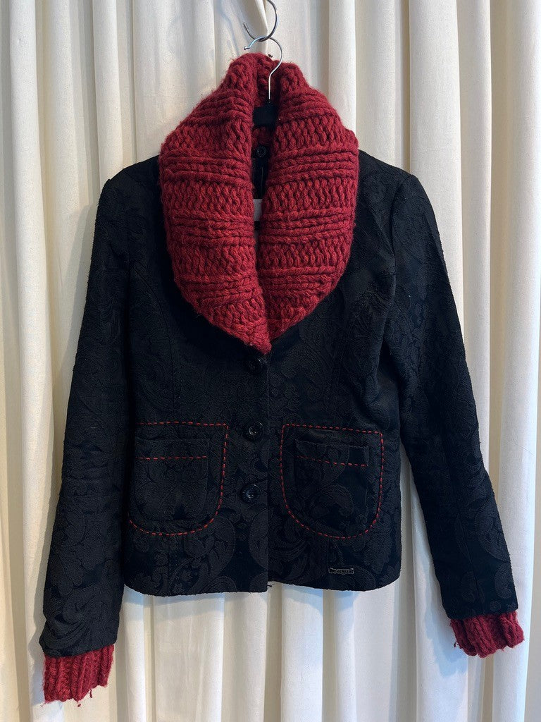 Blazer S Schwarz mit rotem Innenfutter