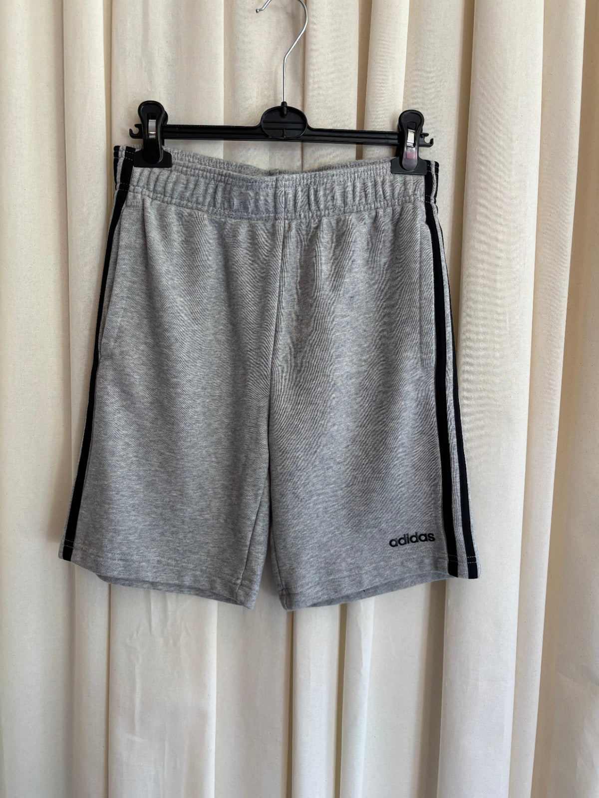 Adidas Shorts S Grau