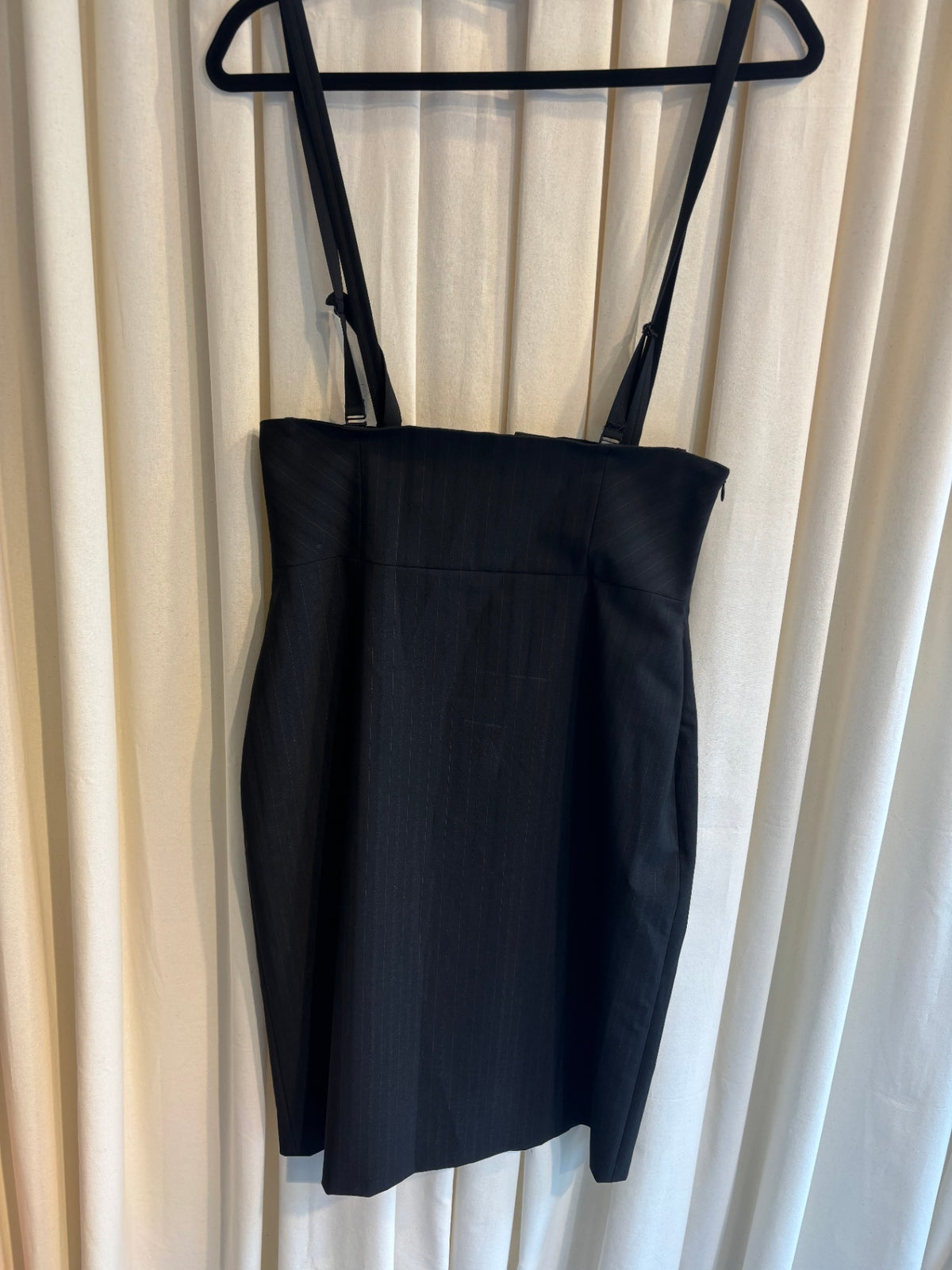 Minikleid M Schwarz mit Nadelstreifen (Neu)