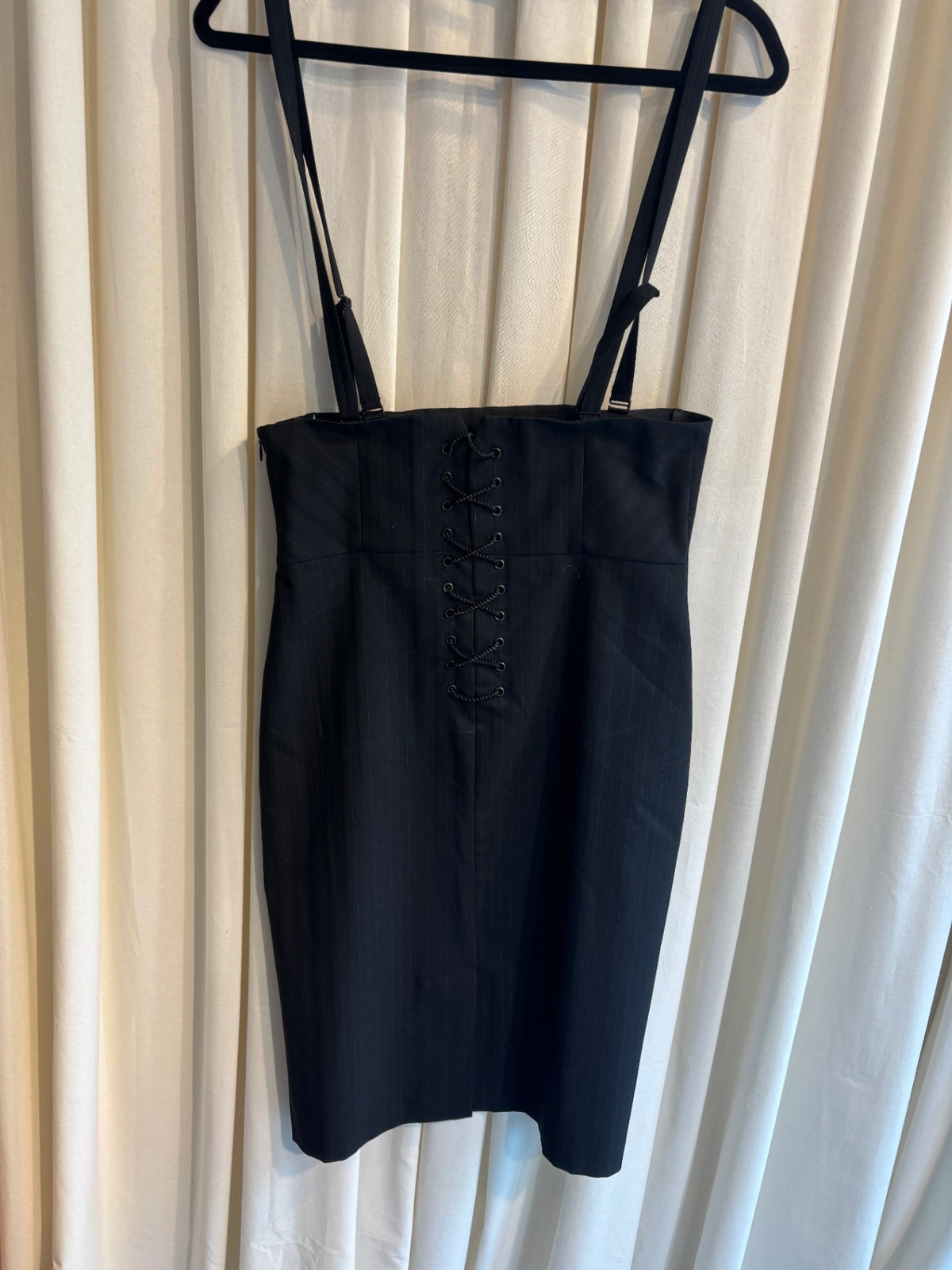Minikleid M Schwarz mit Nadelstreifen (Neu)